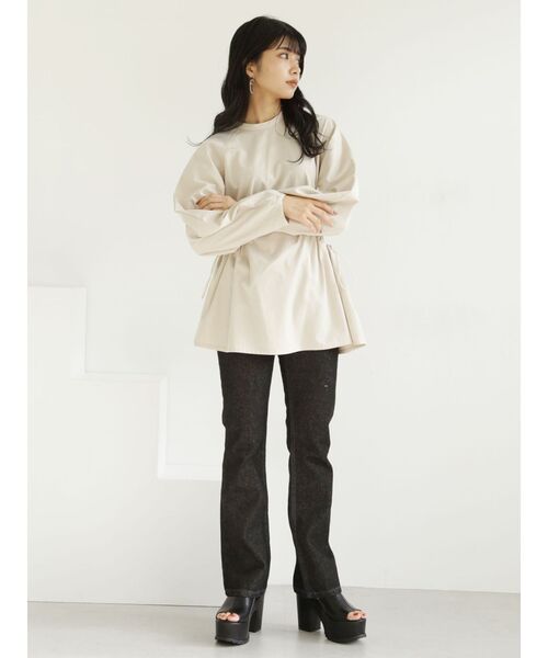 MURUA(ムルーア)の「ローライズストレートデニム(デニムパンツ・レディース・ブラック/ライトブルー・1/2)」の11枚目の写真