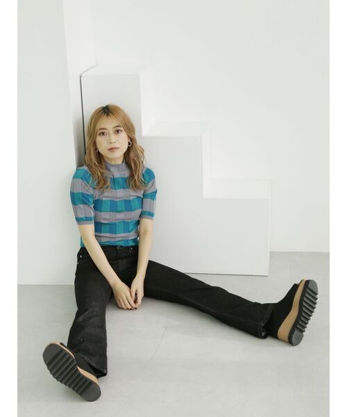 MURUA(ムルーア)の「ローライズストレートデニム(デニムパンツ・レディース・ブラック/ライトブルー・1/2)」の13枚目の写真