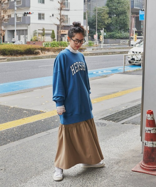 Auntie Rosa Holiday(アンティローザホリデー)の「裏毛オーバーサイズスウェット(スウェット・レディース・ブルー/ナチュラル/ライトグレー・FREE)」の13枚目の写真