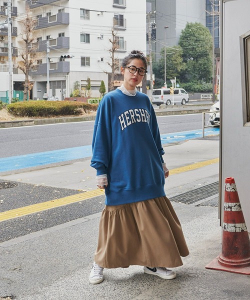 Auntie Rosa Holiday(アンティローザホリデー)の「裏毛オーバーサイズスウェット(スウェット・レディース・ブルー/ナチュラル/ライトグレー・FREE)」の8枚目の写真