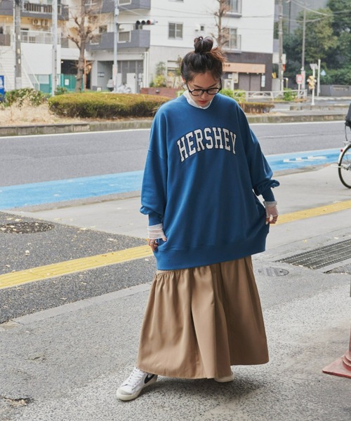 Auntie Rosa Holiday(アンティローザホリデー)の「裏毛オーバーサイズスウェット(スウェット・レディース・ブルー/ナチュラル/ライトグレー・FREE)」の6枚目の写真