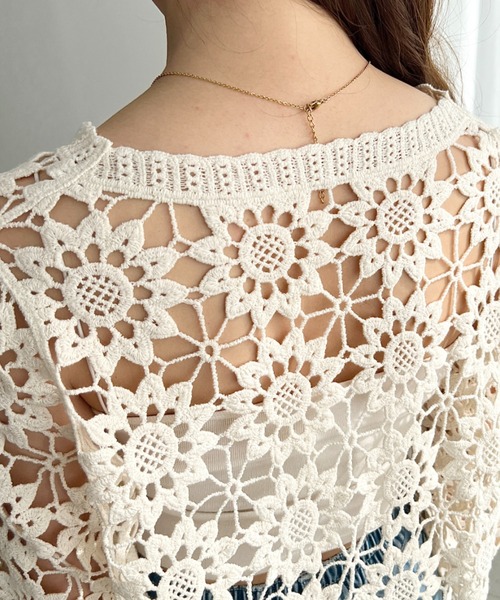 moment+（モーメントプラス）の「フロントリボンフラワークロシェカーディガン（カーディガン/ボレロ・レディース・ナチュラル/ブラック・M/L）」の3枚目の写真