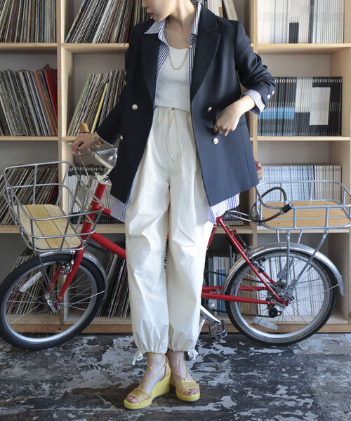 fredy emue（フレディエミュ）の「ダブルブレストジャケット（テーラードジャケット・レディース・ベージュ/ネイビー・36/38）」の15枚目の写真