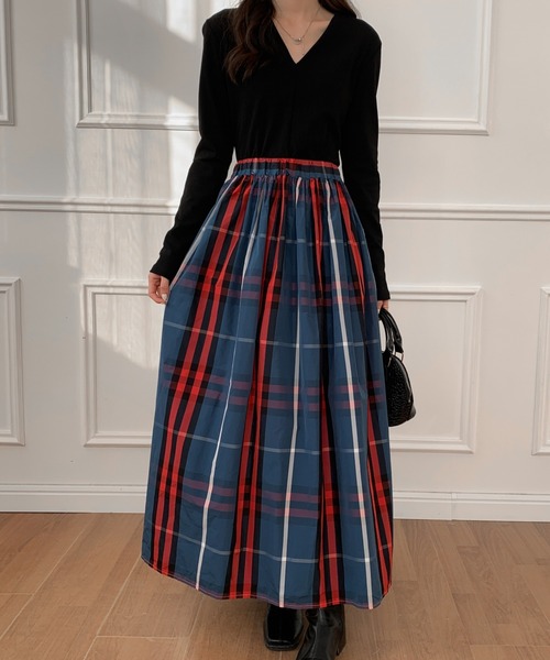 ECLIN（エクラン）の「大柄チェックボリュームフレアロングスカート（スカート・レディース・ブラック/ネイビー/レッド/グリーン/アイボリー・S/M）」の16枚目の写真