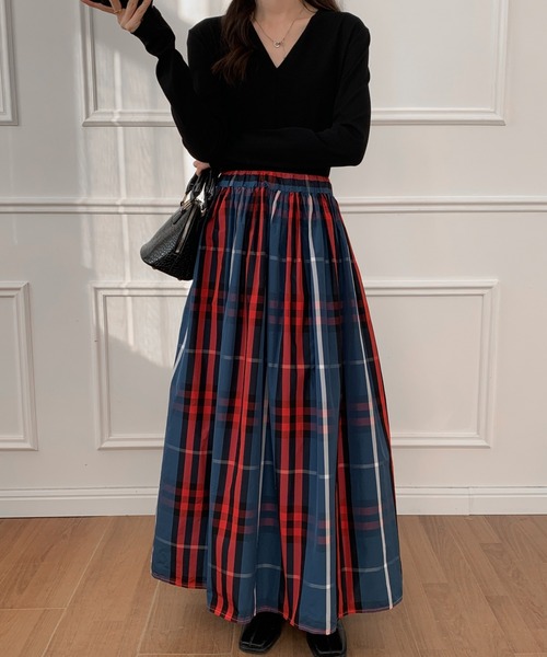 ECLIN（エクラン）の「大柄チェックボリュームフレアロングスカート（スカート・レディース・ブラック/ネイビー/レッド/グリーン/アイボリー・S/M）」の12枚目の写真