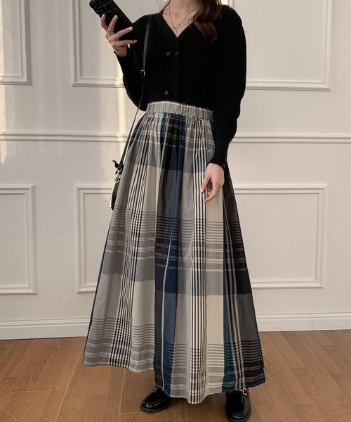 ECLIN（エクラン）の「大柄チェックボリュームフレアロングスカート（スカート・レディース・ブラック/ネイビー/レッド/グリーン/アイボリー・S/M）」の17枚目の写真