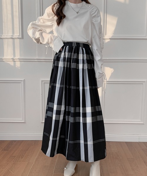 ECLIN（エクラン）の「大柄チェックボリュームフレアロングスカート（スカート・レディース・ブラック/ネイビー/レッド/グリーン/アイボリー・S/M）」の13枚目の写真