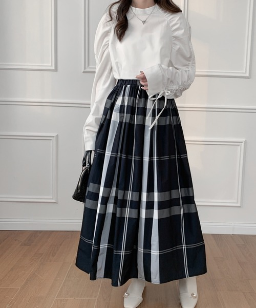 ECLIN（エクラン）の「大柄チェックボリュームフレアロングスカート（スカート・レディース・ブラック/ネイビー/レッド/グリーン/アイボリー・S/M）」の18枚目の写真