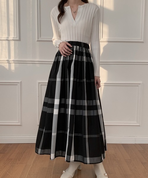 ECLIN（エクラン）の「大柄チェックボリュームフレアロングスカート（スカート・レディース・ブラック/ネイビー/レッド/グリーン/アイボリー・S/M）」の15枚目の写真