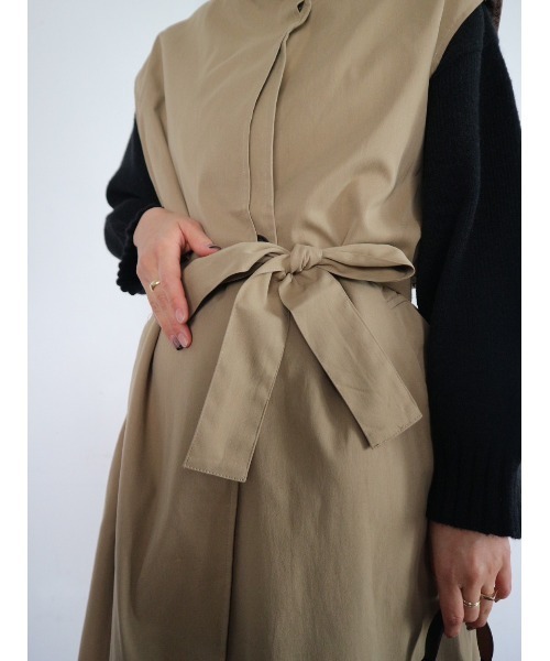 TRUNC（トランクエイティーエイト）の「Sleeveless Trench Coat（トレンチコート・レディース・ブラック/ベージュ・FREE）」の10枚目の写真