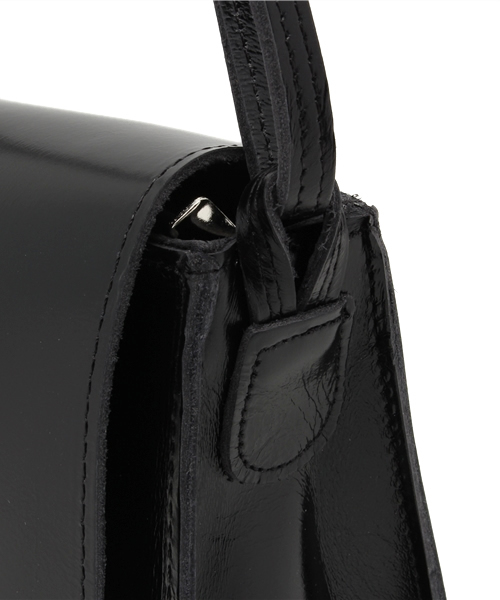 Kastane(カスタネ)の「【Kastane】フラップショルダーBag(ショルダーバッグ・レディース・キャメル/ブラック・FREE)」の6枚目の写真