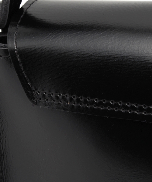 Kastane(カスタネ)の「【Kastane】フラップショルダーBag(ショルダーバッグ・レディース・キャメル/ブラック・FREE)」の11枚目の写真