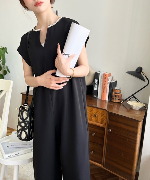 moment+（モーメントプラス）の「キーネックパール付き