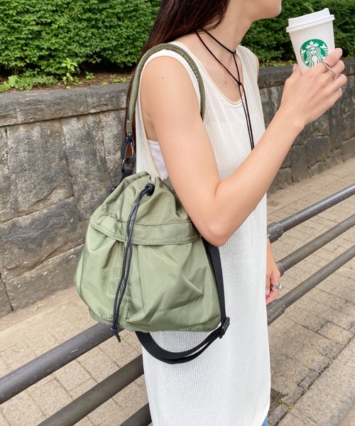 MYMOOD.（マイムード）の「2WAYミリタリー巾着ショルダーバッグ（ショルダーバッグ・レディース・カーキ/アイボリー/ブラック・FREE）」の15枚目の写真