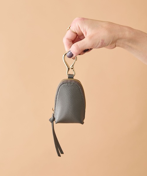 HASHIBAMI（ハシバミ）の「【HASHIBAMI】カラバッシュ スマートキー キーリング（キーケース/キーアクセサリー・レディース・モスグリーン/ブラウン/グレイッシュベージュ/ブラック/レモンイエロー/シルバー/アクア/ラベンダー/ふじ色系/ライトグリーン系/ライトオレンジ系/ゴールド/チャコールグレー/ローズ系/ダークグリーン/イエロー系その他2/ライトブルー/プラム/ネイビー系/シャンパン/ライトグリーン/ライトブラウン/マルーン/グレー系その他・FREE）」の4枚目の写真