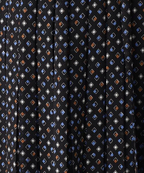 index(インデックス)の「◆≪選べる丈≫ キカ柄・花柄 プリーツスカート【イージーケア/洗濯機で洗い可】(スカート・レディース・ブラック系/ライトグレー系6/ライトグレー系/サックスブルー系/ブラック系6/サックスブルー系6・00)」の16枚目の写真