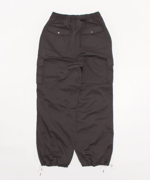 TINA：JOJUN（ティーナジョジュン）の「ルーズワイド カーゴパンツ TINA：JOJUN（カーゴパンツ・レディース・ホワイト/チャコール/グレイッシュベージュ・M）」の4枚目の写真
