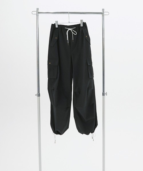 TINA：JOJUN（ティーナジョジュン）の「ルーズワイド カーゴパンツ TINA：JOJUN（カーゴパンツ・レディース・ホワイト/チャコール/グレイッシュベージュ・M）」の3枚目の写真