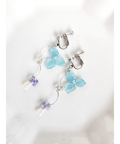 tone（トーン）の「【Tresor】紫陽花　swing　イヤリング(MA)（イヤリング・レディース・ブルー/ラベンダー/ネイビー・FREE）」の3枚目の写真