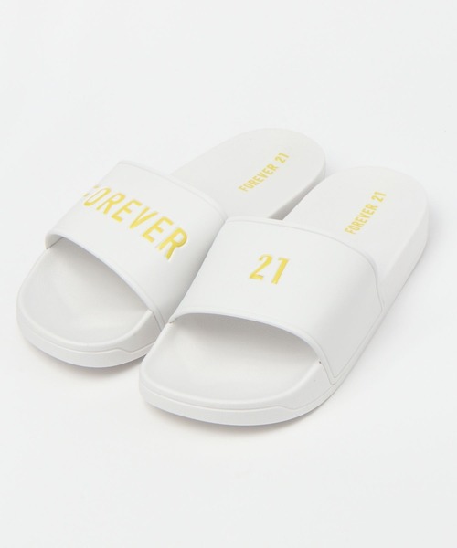 FOREVER 21(フォーエバー トゥエンティーワン)の「FOREVER21ロゴシャワーサンダル(サンダル・レディース・ブラック/レッド/ホワイト系その他/ピンク・SMALL/MEDIUM/LARGE)」の2枚目の写真