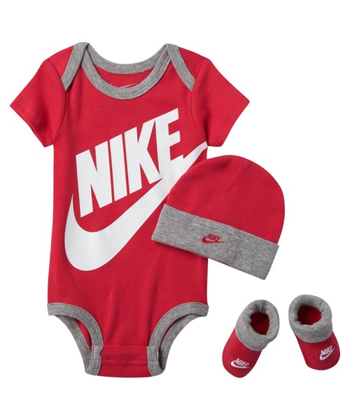 NIKE（ナイキ）の「ナイキ スポーツウェア ベビー ボディスーツ ビーニー アンド ブーティー セット / Nike Baby (0-6M) 3-Piece Set（スポーツグッズ・キッズ・ピンク/ブラック/グレー系その他・65）」の4枚目の写真