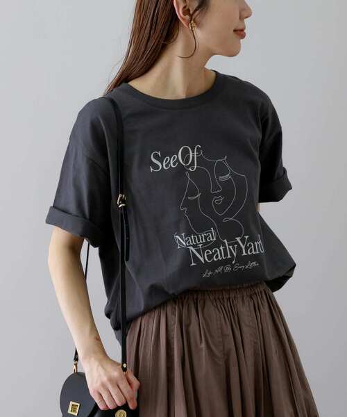 URBAN RESEARCH Sonny Label（アーバンリサーチサニーレーベル）の「ニュアンスアートプリントTシャツ（Tシャツ/カットソー・レディース・チャコールグレー/オフホワイト/ホワイト系その他・FREE）」の3枚目の写真
