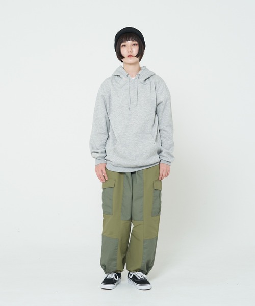 CORISCO（コリスコ）の「裏起毛無地プルパーカー(M1)（パーカー・メンズ・グレー/ブラック/オートミール/ネイビー/ダークグリーン・LARGE/MEDIUM/X-LARGE）」の13枚目の写真