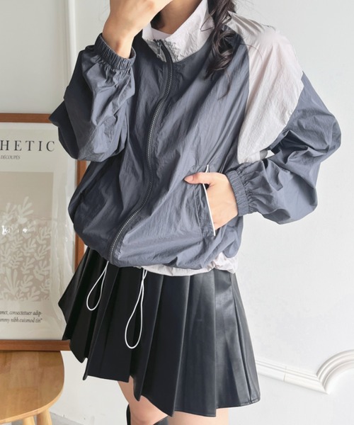 CLEA（クレア）の「スタンドカラーマウンテンパーカー（ブルゾン・レディース・レッド/グレー・M）」の9枚目の写真