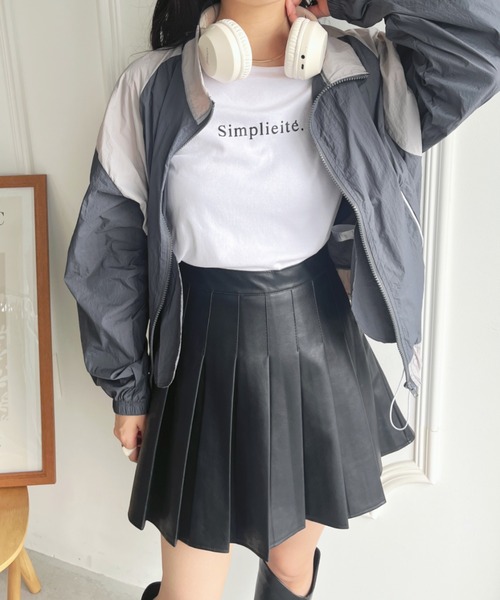 CLEA（クレア）の「スタンドカラーマウンテンパーカー（ブルゾン・レディース・レッド/グレー・M）」の4枚目の写真