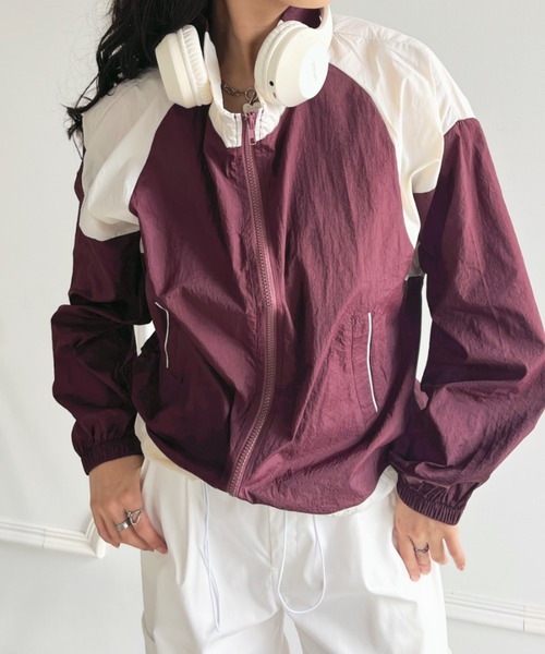 CLEA（クレア）の「スタンドカラーマウンテンパーカー（ブルゾン・レディース・レッド/グレー・M）」の12枚目の写真