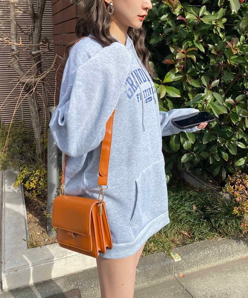 NANEA(ナネア)の「ロゴプリントプルパーカースウェット裏起毛(パーカー・レディース・グレー/ピンク・フリー)」の15枚目の写真