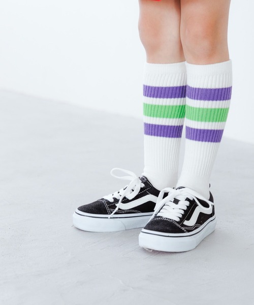 LOWRYS FARM(ローリーズファーム)の「フトラインハイソックス 979828(ソックス/靴下・キッズ・ピンク/ネイビー/ブラック/パープル/グリーン・LARGE/MEDIUM)」の4枚目の写真