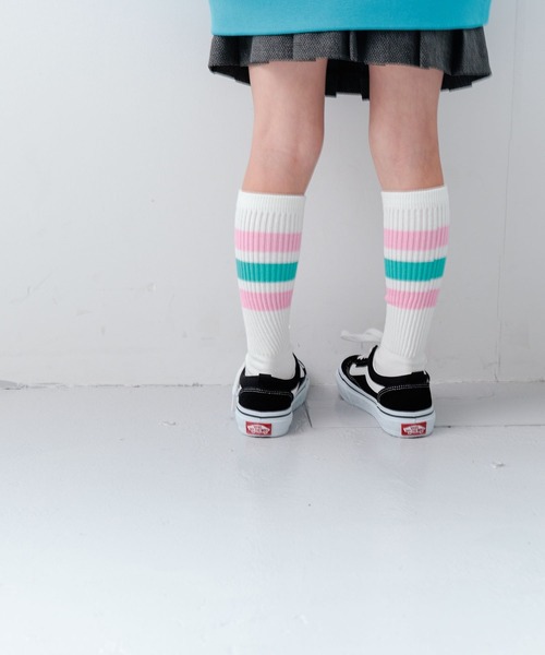 LOWRYS FARM(ローリーズファーム)の「フトラインハイソックス 979828(ソックス/靴下・キッズ・ピンク/ネイビー/ブラック/パープル/グリーン・LARGE/MEDIUM)」の14枚目の写真