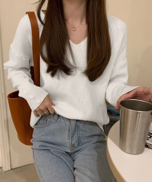 韓国ファッションに活躍のニットトップス】スリーブボタンニット