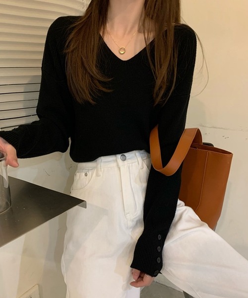 Silly（シリー）の「【韓国ファッションに活躍のニットトップス】スリーブボタンニット（ニット/セーター・レディース・ブラウン/ホワイト/ベージュ/ブラック/アイボリー・FREE）」の7枚目の写真