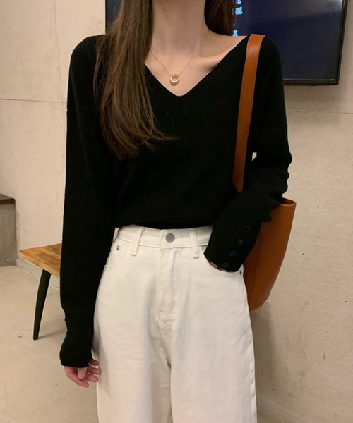 Silly（シリー）の「【韓国ファッションに活躍のニットトップス】スリーブボタンニット（ニット/セーター・レディース・ブラウン/ホワイト/ベージュ/ブラック/アイボリー・FREE）」の8枚目の写真