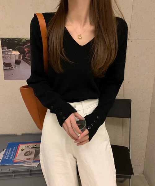 Silly（シリー）の「【韓国ファッションに活躍のニットトップス】スリーブボタンニット（ニット/セーター・レディース・ブラウン/ホワイト/ベージュ/ブラック/アイボリー・FREE）」の19枚目の写真