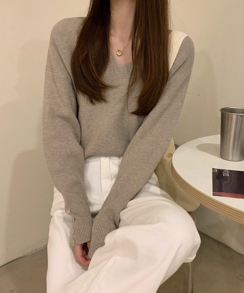 Silly（シリー）の「【韓国ファッションに活躍のニットトップス】スリーブボタンニット（ニット/セーター・レディース・ブラウン/ホワイト/ベージュ/ブラック/アイボリー・FREE）」の22枚目の写真