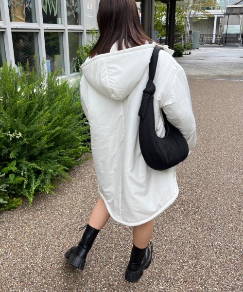 nemne store（ネンネストア）の「【低身長サイズあり】中綿モンスターパーカー（ダウンジャケット/コート・レディース・アイボリー/ブラック・SMALL/MEDIUM）」の8枚目の写真