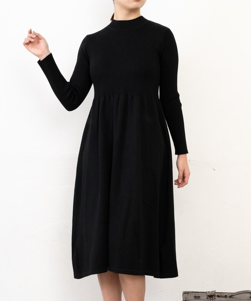 Primazel（プリマゼル）の「リブニットミモレ丈フレアワンピース（ワンピース・レディース・ブラック/モカ・M）」の9枚目の写真
