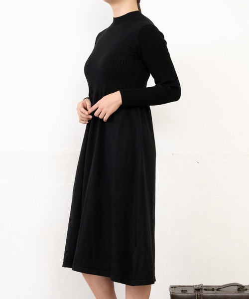 Primazel（プリマゼル）の「リブニットミモレ丈フレアワンピース（ワンピース・レディース・ブラック/モカ・M）」の16枚目の写真