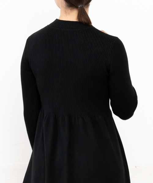 Primazel（プリマゼル）の「リブニットミモレ丈フレアワンピース（ワンピース・レディース・ブラック/モカ・M）」の21枚目の写真