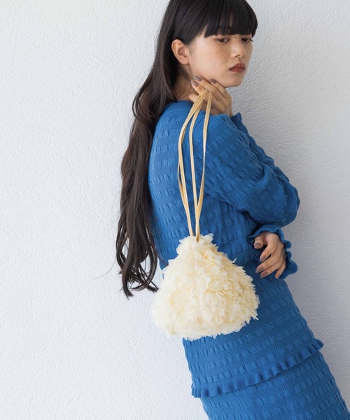 yuw（ユウ）の「チュールシシュウＢＡＧ 997287（ハンドバッグ・レディース・ブラック/アイボリー・FREE）」の2枚目の写真