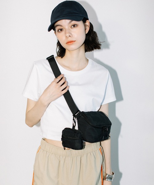 Beau're(ヴュレ)の「BEAURE ヴュレ マルチ ポーチ 付き スクエア ボディバッグ(ボディバッグ/ウエストポーチ・レディース・ラベンダー/ベージュ/サックスブルー/カーキ/ブラック/アイボリー・FREE)」の3枚目の写真