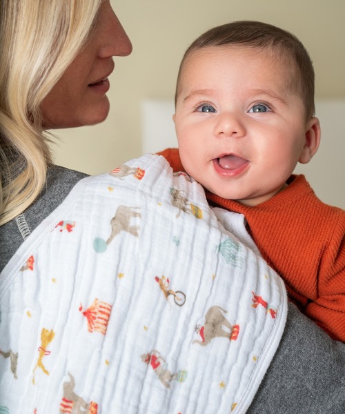 aden + anais essentials（エイデンアンドアネイエッセンシャルズ）の「バーピービブ（スタイ/よだれかけ・キッズ・ホワイト×カーキブラウン/ホワイト×グリーン/アニマル/ホワイト×ピンク・FREE）」の8枚目の写真