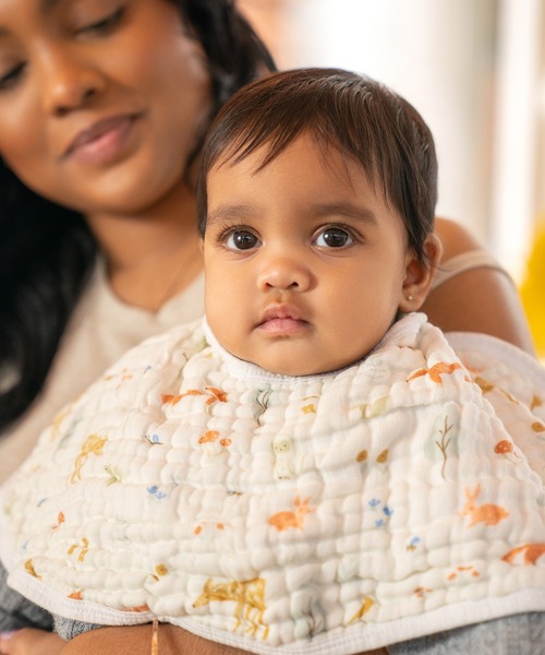 aden + anais essentials（エイデンアンドアネイエッセンシャルズ）の「バーピービブ（スタイ/よだれかけ・キッズ・ホワイト×カーキブラウン/ホワイト×グリーン/アニマル/ホワイト×ピンク・FREE）」の10枚目の写真