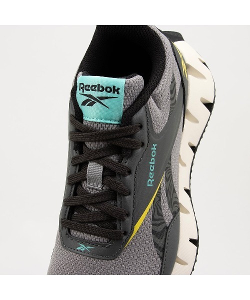 Reebok（リーボック）の「ジグ ダイナミカ STR / ZIG DYNAMICA STR SA（スニーカー・メンズ・ホワイト/ブラック/ストーン/ブルーグレー/ホワイト系その他/ブラック系その他/グレー/ブラック×ブラック/ダークブラウン/ホワイト×ブラック・25.0cm/27.5cm/28.5cm/29.0cm/30.0cm/24.5cm/27.0cm/28.0cm/23.0cm/23.5cm/24.0cm/25.5cm/26.0cm/26.5cm/22.5cm）」の22枚目の写真