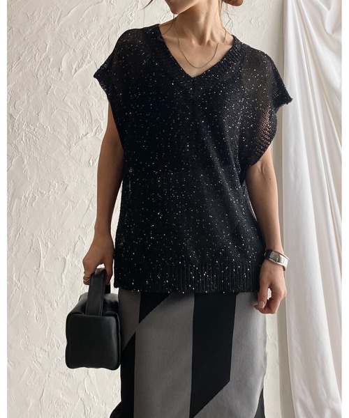 She's Closet(シーズクローゼット)の「深Vネックロング丈グリッターラメスパンコール透かし編みシアーニットベスト(ベスト・レディース・ブラック/アイボリー/グレー・FREE)」の4枚目の写真