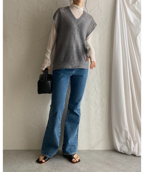 She's Closet(シーズクローゼット)の「深Vネックロング丈グリッターラメスパンコール透かし編みシアーニットベスト(ベスト・レディース・ブラック/アイボリー/グレー・FREE)」の21枚目の写真