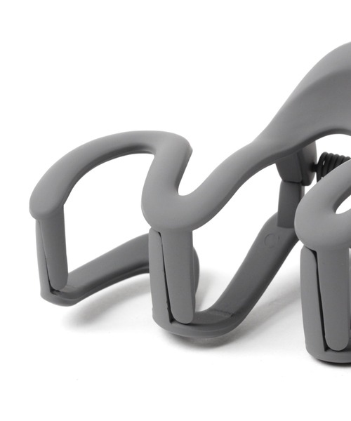 LAKOLE（ラコレ）の「うねうねマットバンスクリップ / 102702（バレッタ/ヘアクリップ・レディース・グレー/ピンク/カーキ・FREE）」の7枚目の写真